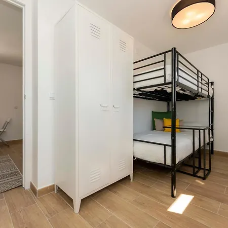 2 Cerca De La Playa En Casco Historico