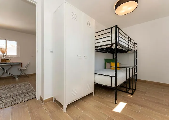 2 Cerca De La Playa En Casco Historico